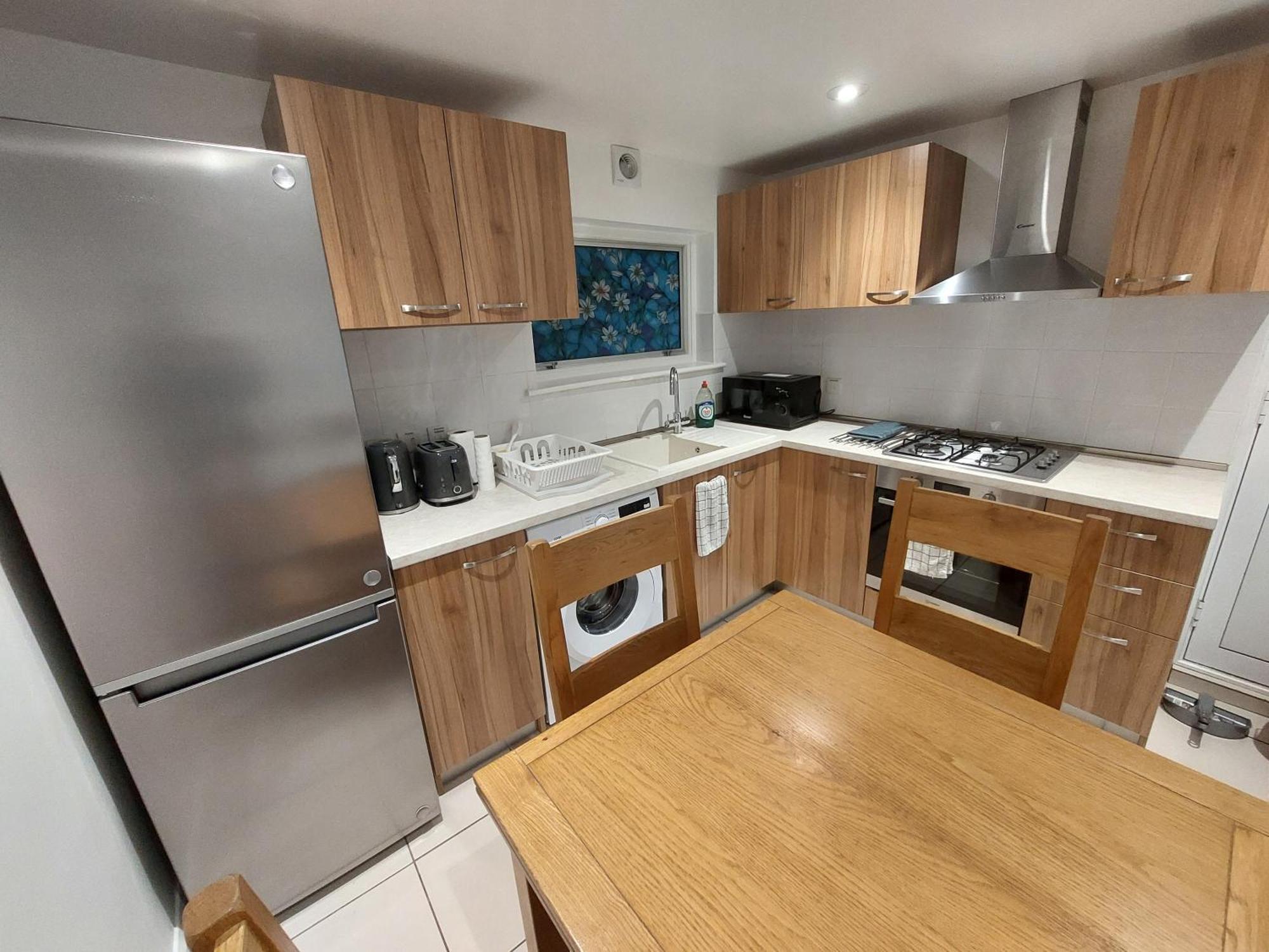 Cosy North Kensington Family Apartment For 4 Persons - Children Stay Free 런던 외부 사진